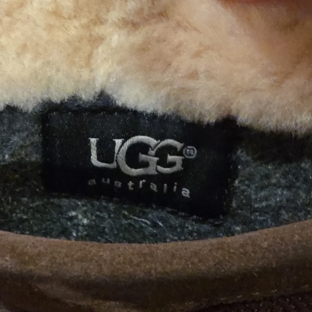 UGG Bobbey Kids Winter Boots Unisex Size 2